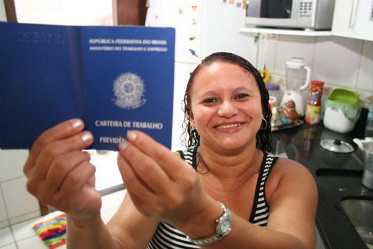 CERCA DE 105 MIL TRABALHADORES DOMÉSTICOS JÁ TÊM FGTS, SEGUNDO A CAIXA: